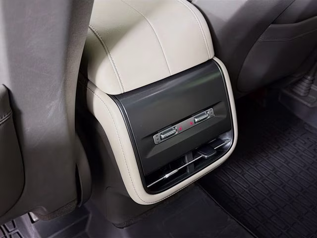 2024 White Platinum Clearcoat Metallic Lincoln Nautilus Premiere AWD SUV