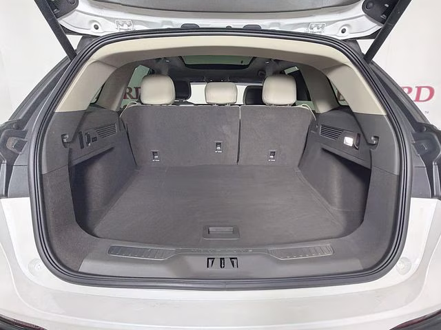 2024 White Platinum Clearcoat Metallic Lincoln Nautilus Premiere AWD SUV