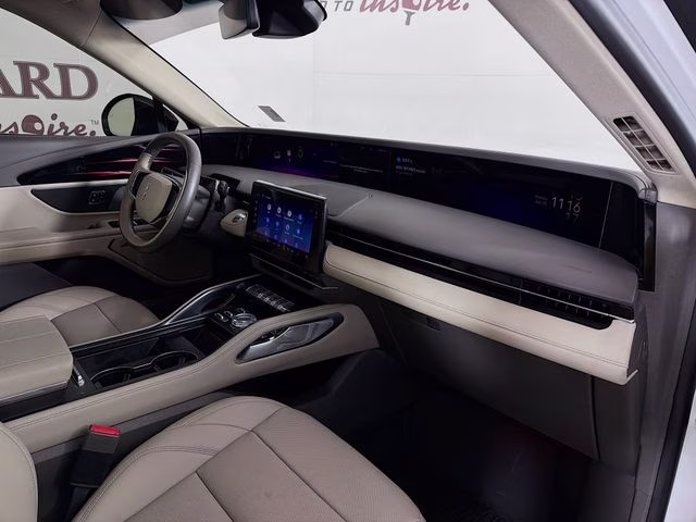 2024 White Platinum Clearcoat Metallic Lincoln Nautilus Premiere AWD SUV