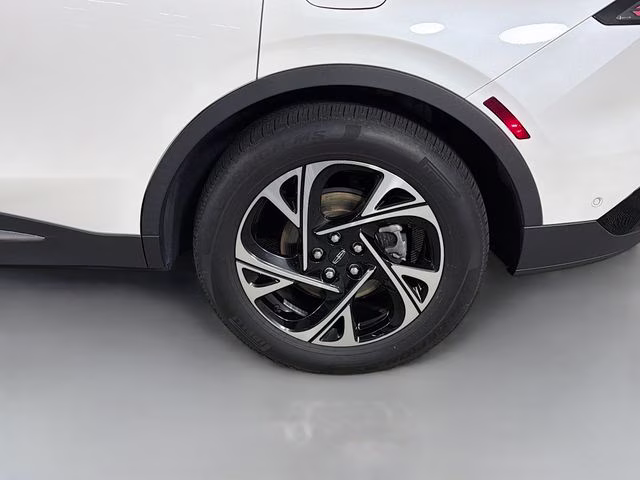 2024 White Platinum Clearcoat Metallic Lincoln Nautilus Premiere AWD SUV