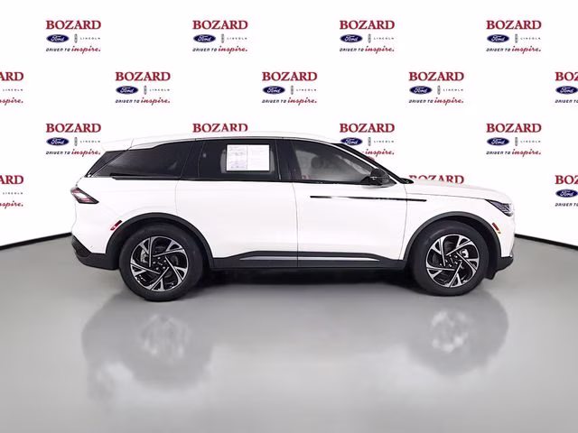 2024 White Platinum Clearcoat Metallic Lincoln Nautilus Premiere AWD SUV