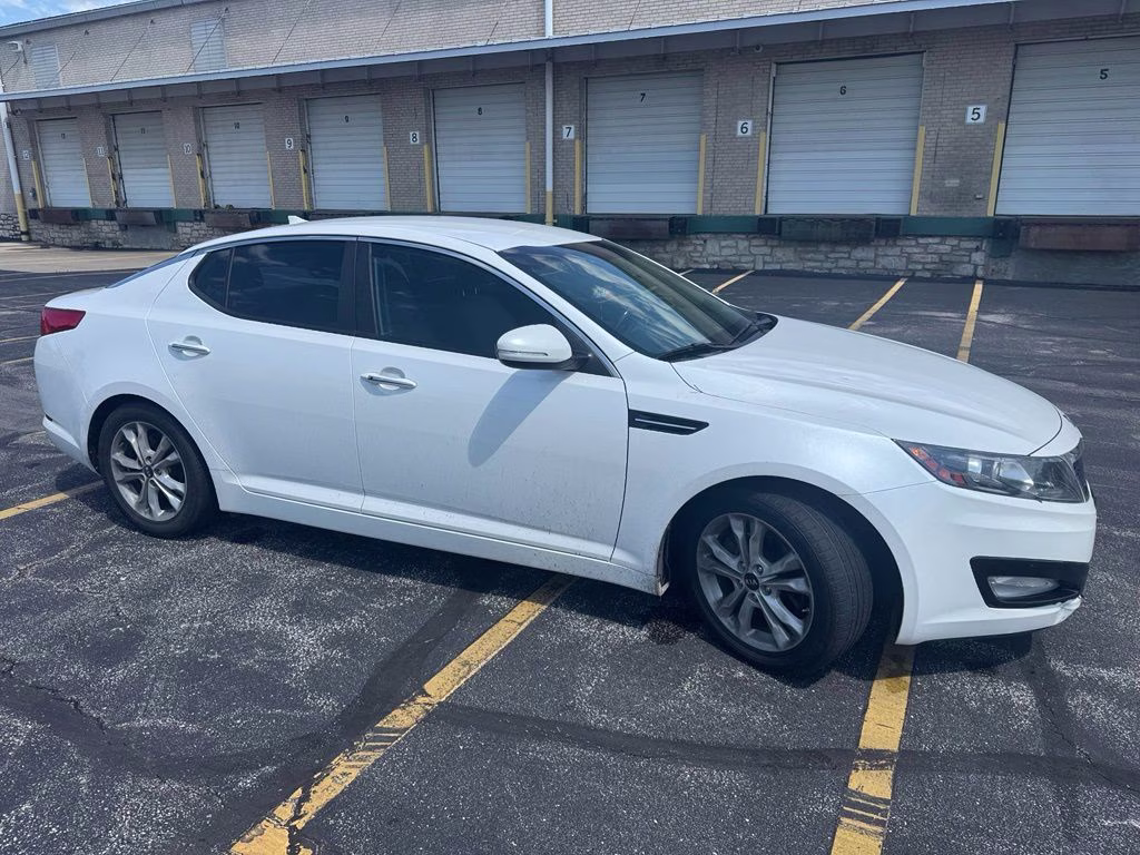 2011 Snow White Pearl Kia Optima EX FWD Sedan