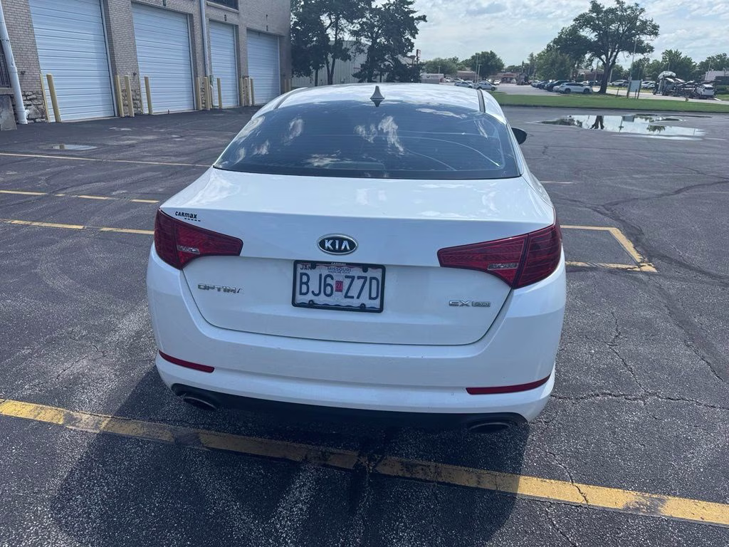 2011 Snow White Pearl Kia Optima EX FWD Sedan