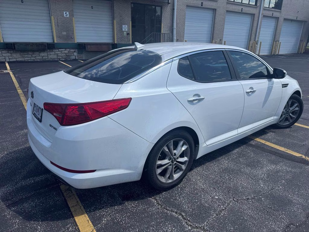 2011 Snow White Pearl Kia Optima EX FWD Sedan