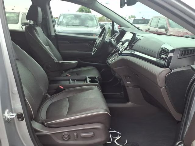 2022 Lunar Silver Metallic Honda Odyssey Elite FWD Van