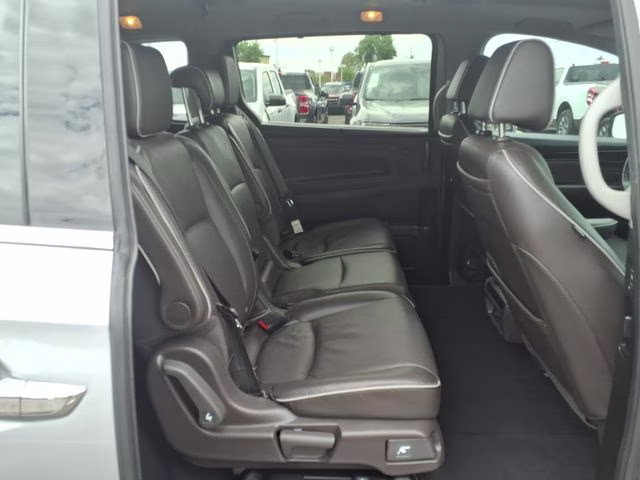 2022 Lunar Silver Metallic Honda Odyssey Elite FWD Van
