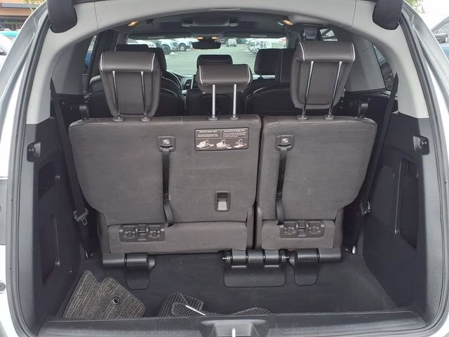 2022 Lunar Silver Metallic Honda Odyssey Elite FWD Van