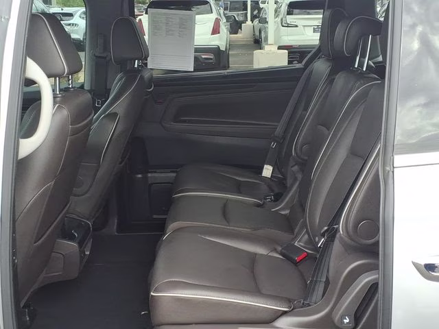 2022 Lunar Silver Metallic Honda Odyssey Elite FWD Van