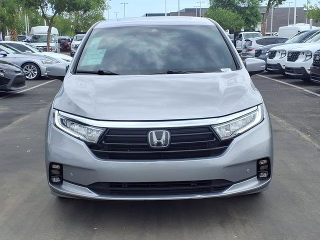 2022 Lunar Silver Metallic Honda Odyssey Elite FWD Van