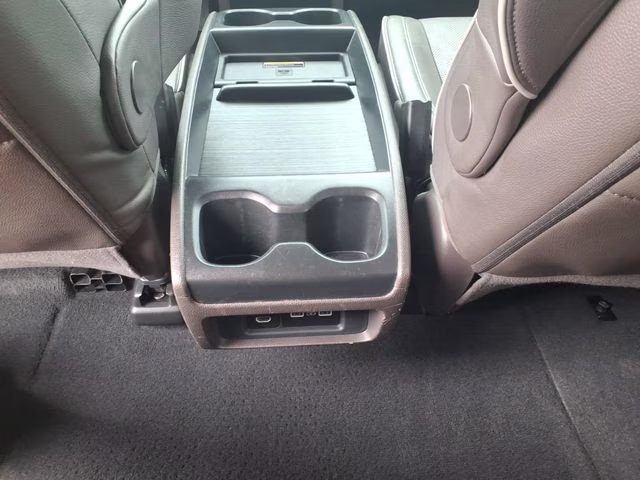 2022 Lunar Silver Metallic Honda Odyssey Elite FWD Van