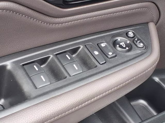 2022 Lunar Silver Metallic Honda Odyssey Elite FWD Van