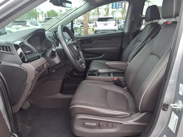 2022 Lunar Silver Metallic Honda Odyssey Elite FWD Van