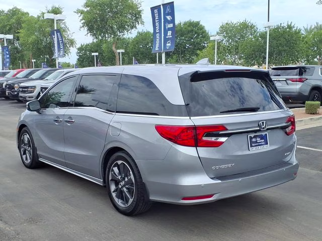 2022 Lunar Silver Metallic Honda Odyssey Elite FWD Van