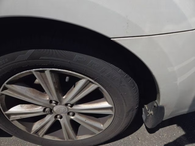 2010 Satin White Pearl Subaru Legacy 2.5i AWD Sedan