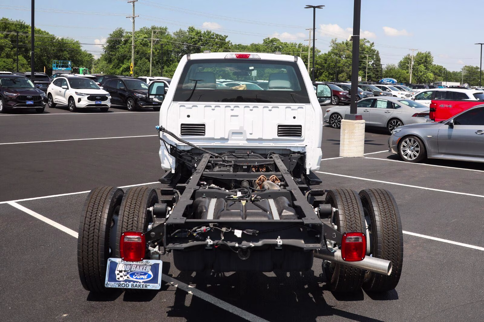 2026 Oxford White Ford Super Duty F-550 DRW XL 4X4 Truck