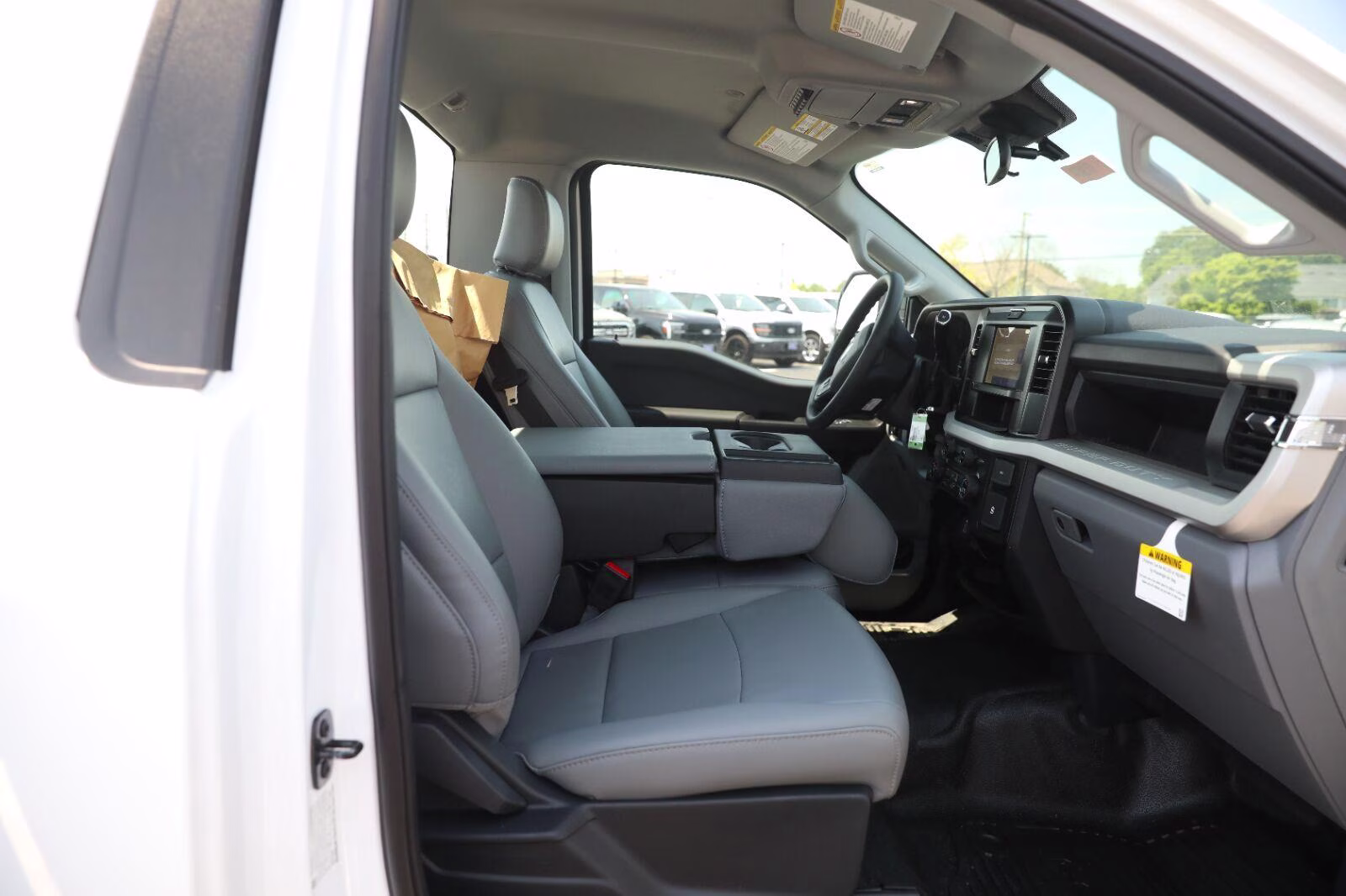 2026 Oxford White Ford Super Duty F-550 DRW XL 4X4 Truck