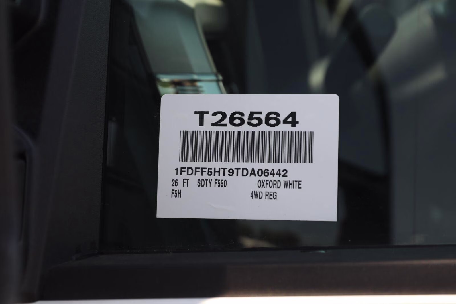 2026 Oxford White Ford Super Duty F-550 DRW XL 4X4 Truck