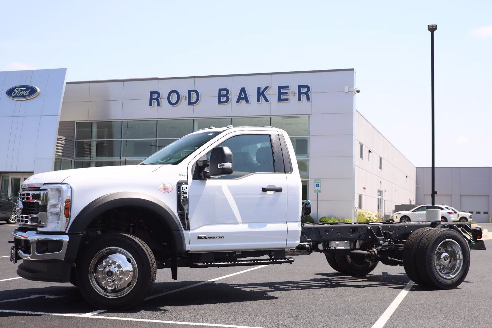 2026 Oxford White Ford Super Duty F-550 DRW XL 4X4 Truck