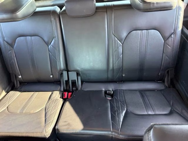 2019 White Platinum Ford Expedition Platinum RWD SUV