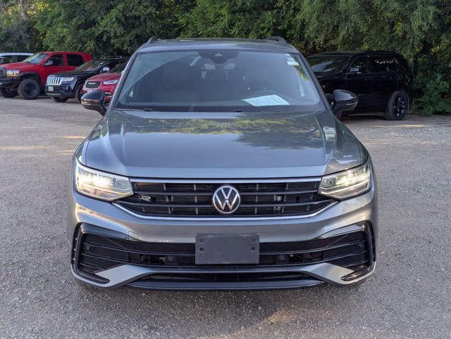 2023 Platinum Gray Metallic Volkswagen Tiguan 2.0T SE R-Line Black FWD SUV