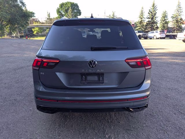 2023 Platinum Gray Metallic Volkswagen Tiguan 2.0T SE R-Line Black FWD SUV
