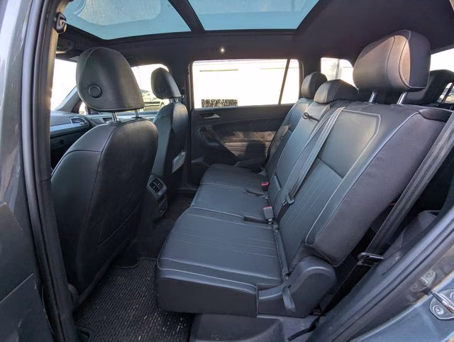2023 Platinum Gray Metallic Volkswagen Tiguan 2.0T SE R-Line Black FWD SUV