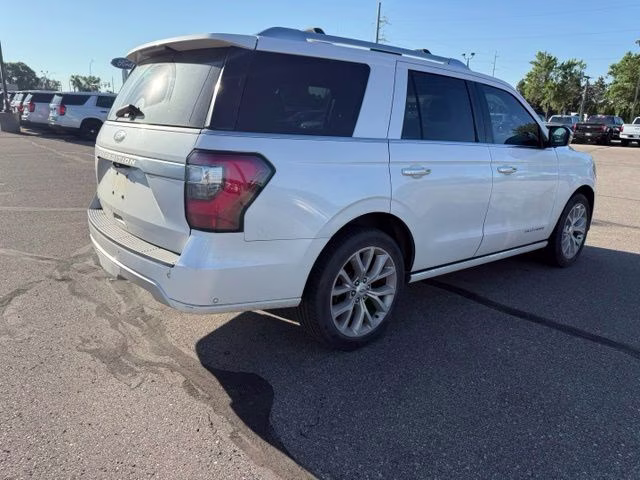 2019 White Platinum Ford Expedition Platinum RWD SUV