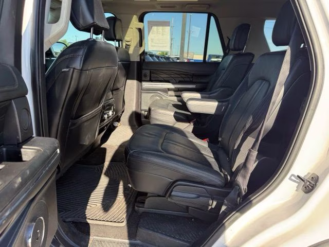 2019 White Platinum Ford Expedition Platinum RWD SUV