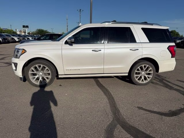 2019 White Platinum Ford Expedition Platinum RWD SUV