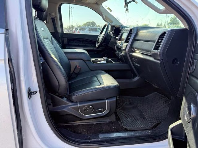 2019 White Platinum Ford Expedition Platinum RWD SUV