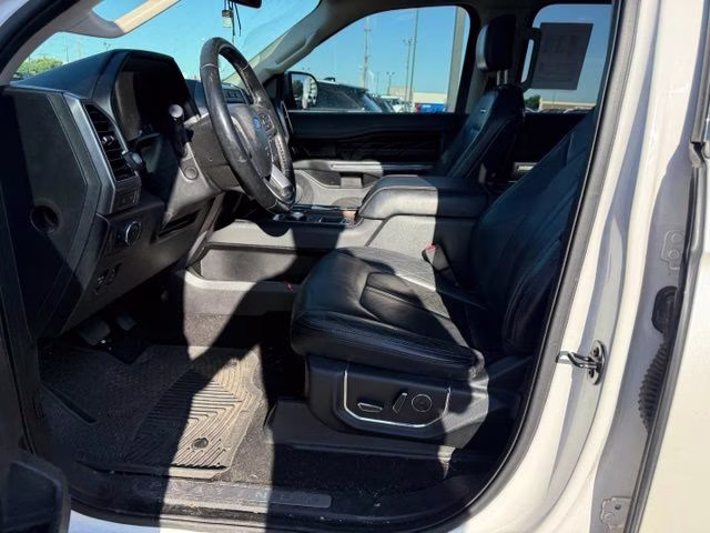 2019 White Platinum Ford Expedition Platinum RWD SUV