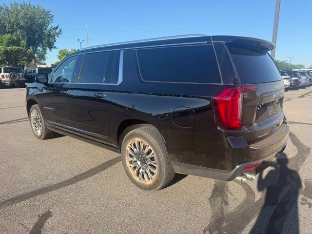 2024 Onyx Black GMC Yukon XL Denali Ultimate 4X4 SUV