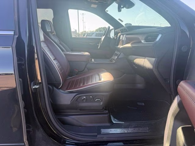 2024 Onyx Black GMC Yukon XL Denali Ultimate 4X4 SUV