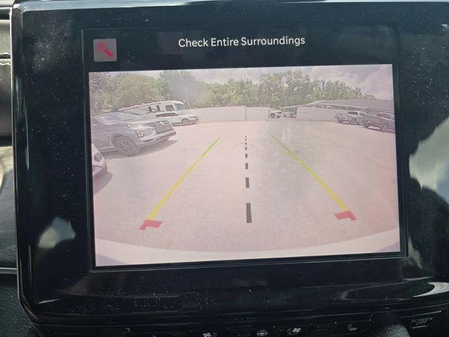 2022 Bright White Clearcoat Jeep Grand Cherokee Overland 4X4 SUV