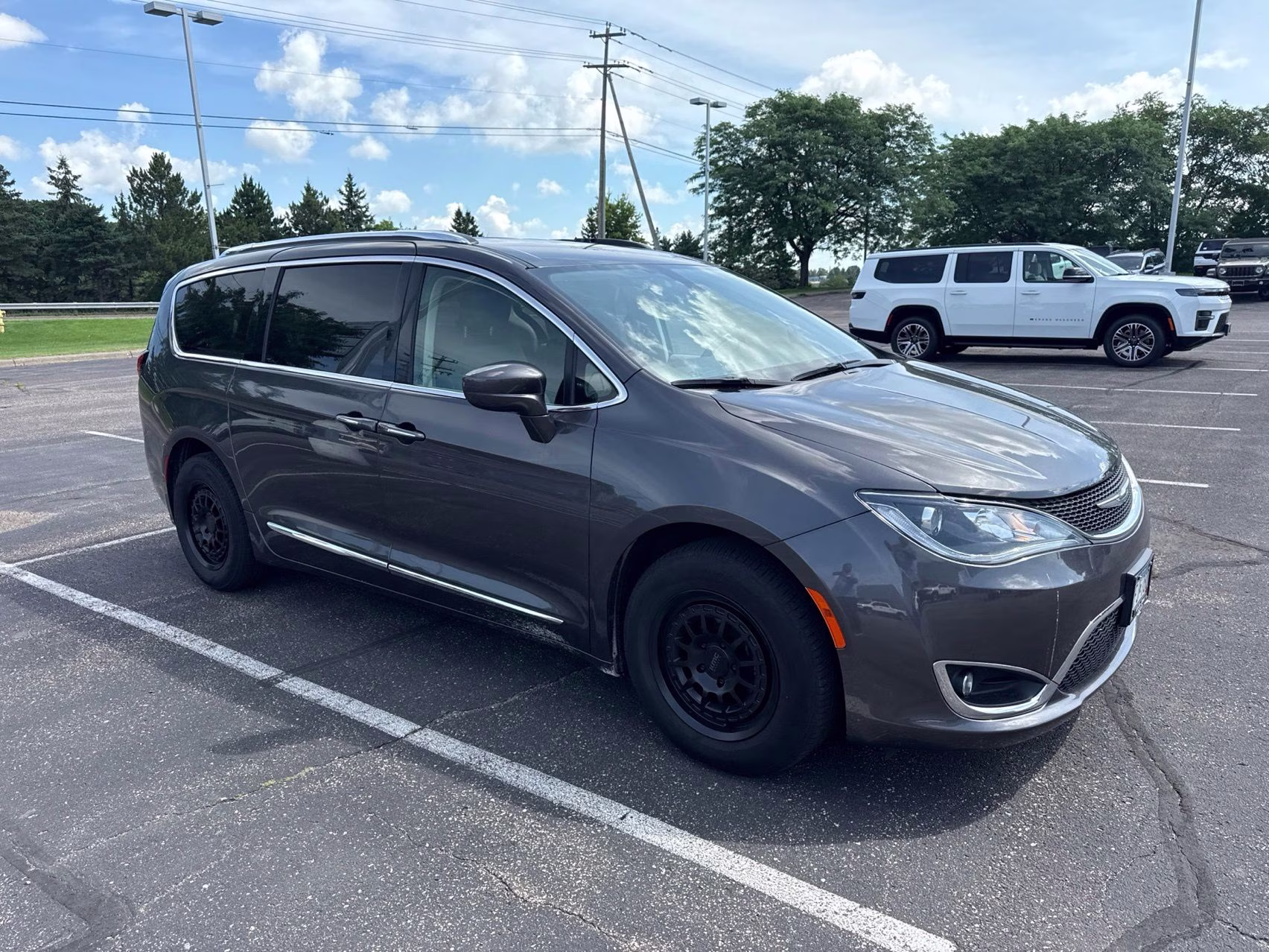 2017 Granite Crystal Metallic Clearcoat Chrysler Pacifica Touring L Plus FWD Van