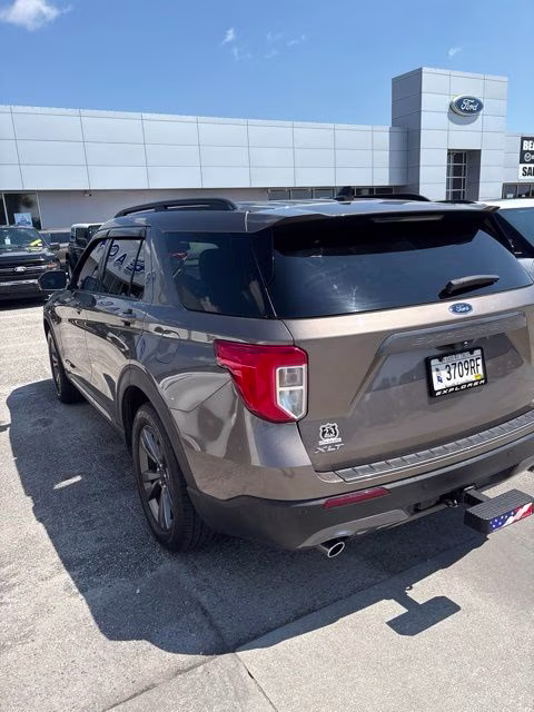 2021 Stone Gray Ford Explorer XLT 4X4 SUV