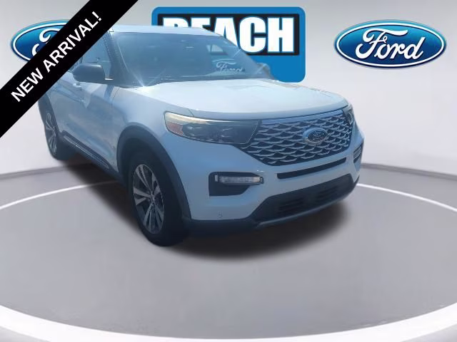 2020 White Ford Explorer Platinum 4X4 SUV