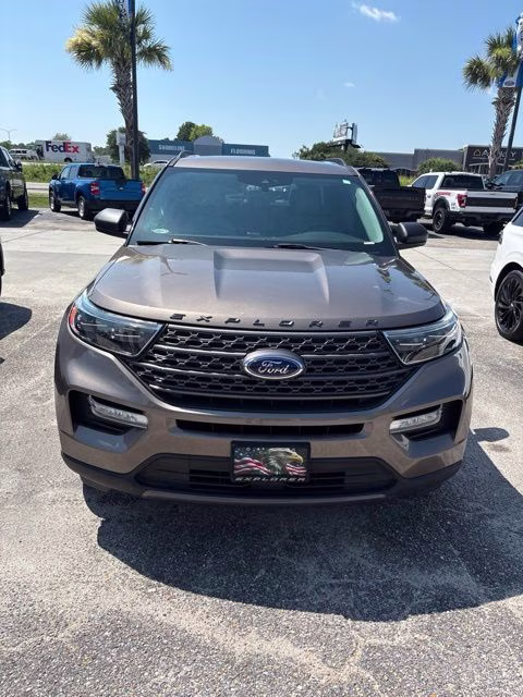 2021 Stone Gray Ford Explorer XLT 4X4 SUV