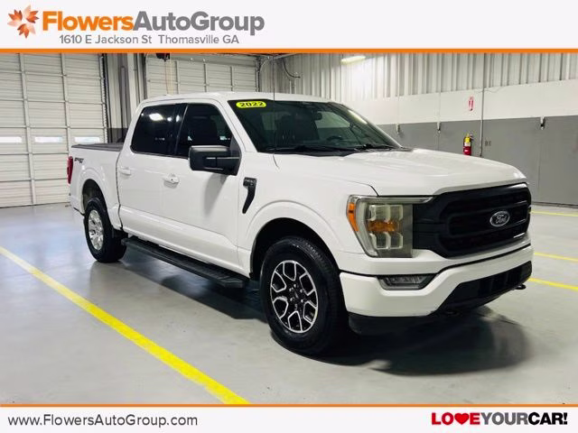 2022 Oxford White Ford F-150 XLT Truck