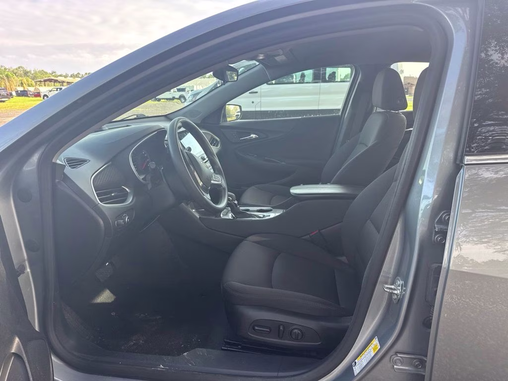 2024 Sterling Gray Metallic Chevrolet Malibu LT 1LT FWD Sedan