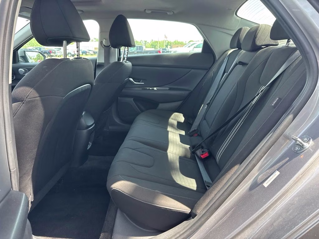 2025 Fluid Metal Hyundai Elantra SEL Convenience FWD Sedan