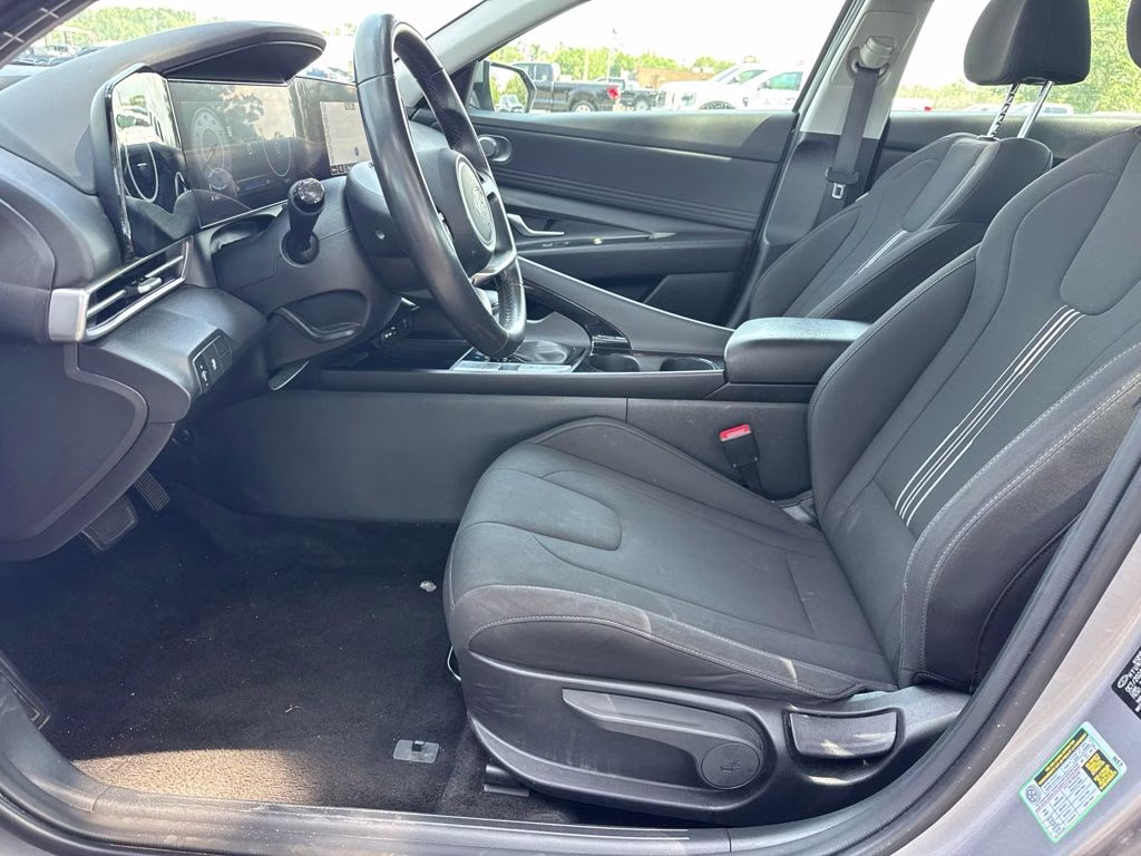 2025 Fluid Metal Hyundai Elantra SEL Convenience FWD Sedan