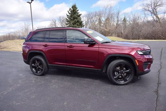 2024 Velvet Red Pearlcoat Jeep Grand Cherokee Altitude X 4X4 SUV