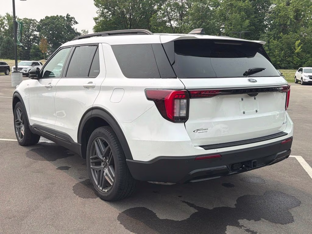 2025 White Metallic Ford Explorer ST-Line 4X4 SUV