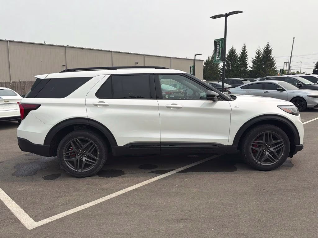 2025 White Metallic Ford Explorer ST-Line 4X4 SUV