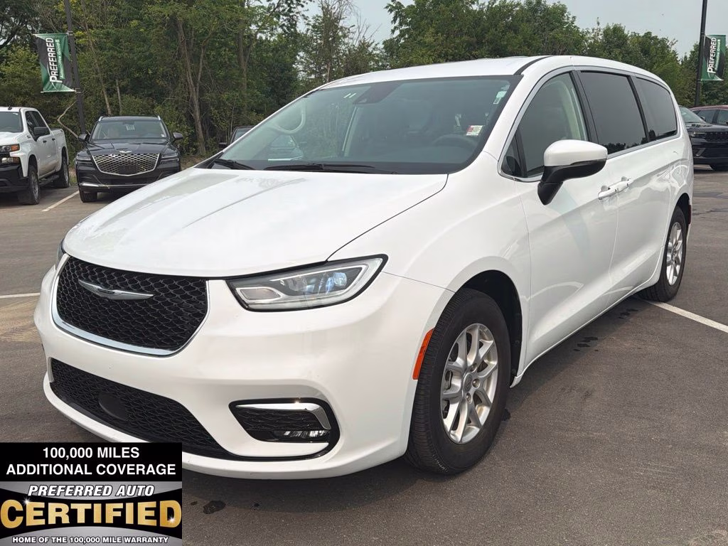 2023 Bright White Clearcoat Chrysler Pacifica Touring L FWD Van