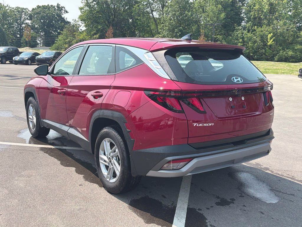 2025 Ultimate Red Hyundai Tucson SE AWD SUV