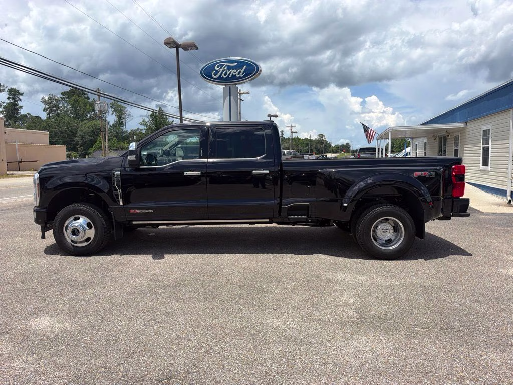 2026 Agate Black Metallic Ford Super Duty F-350 DRW Platinum 4X4 Truck