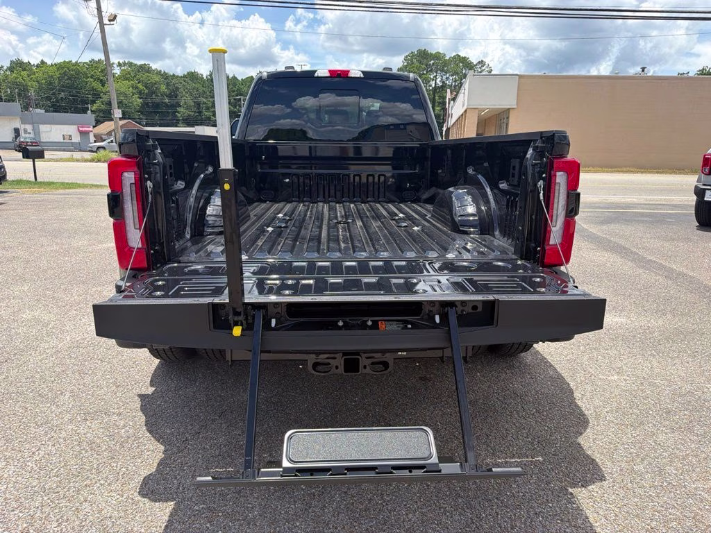 2026 Agate Black Metallic Ford Super Duty F-350 DRW Platinum 4X4 Truck