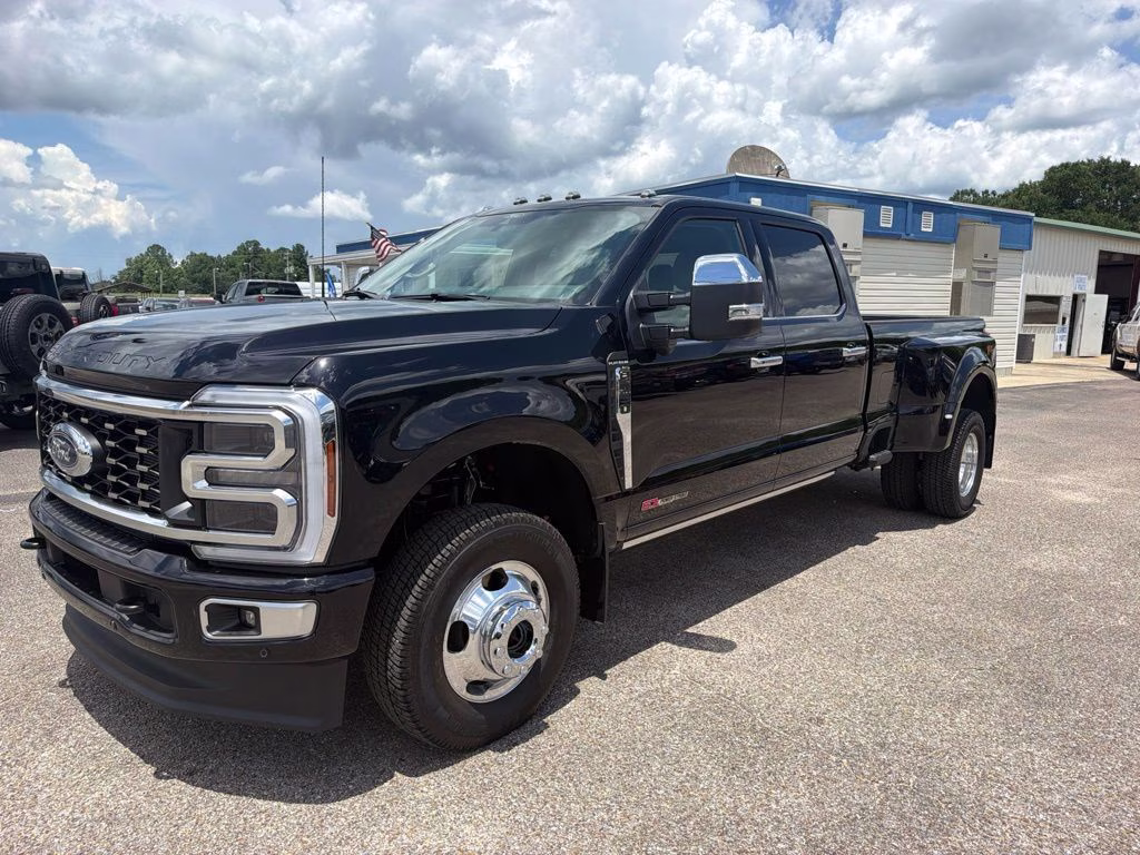 2026 Agate Black Metallic Ford Super Duty F-350 DRW Platinum 4X4 Truck